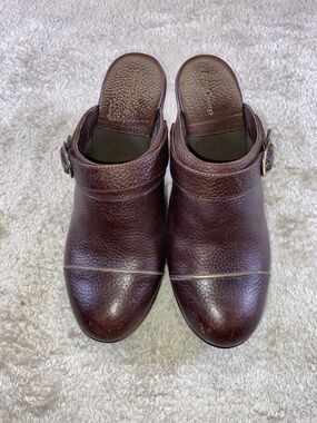 Eurostep  Meghan Brown Leather Clog Mules with Metallic Buckle New size 9